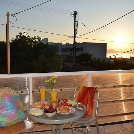 Chrysa's Apartment, First Floor شقة ريثيمنو