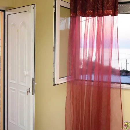 Daire Chrysa's Apartment, First Floor Resmo